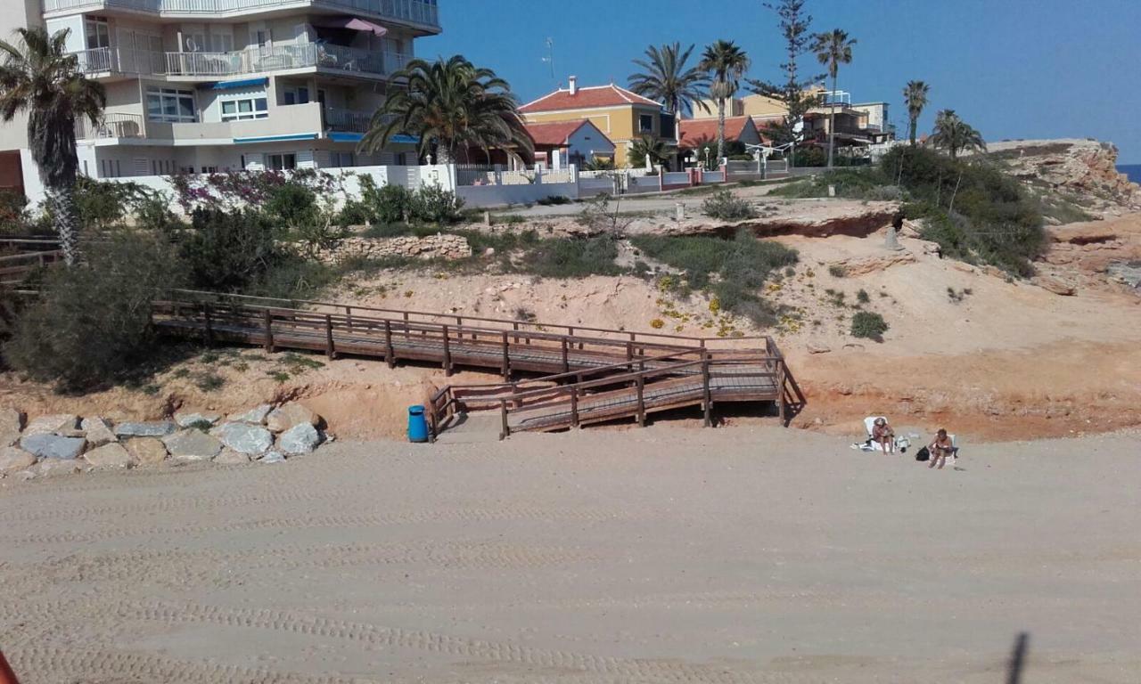 Bungalow Frente Al Mar 托雷维耶哈 外观 照片